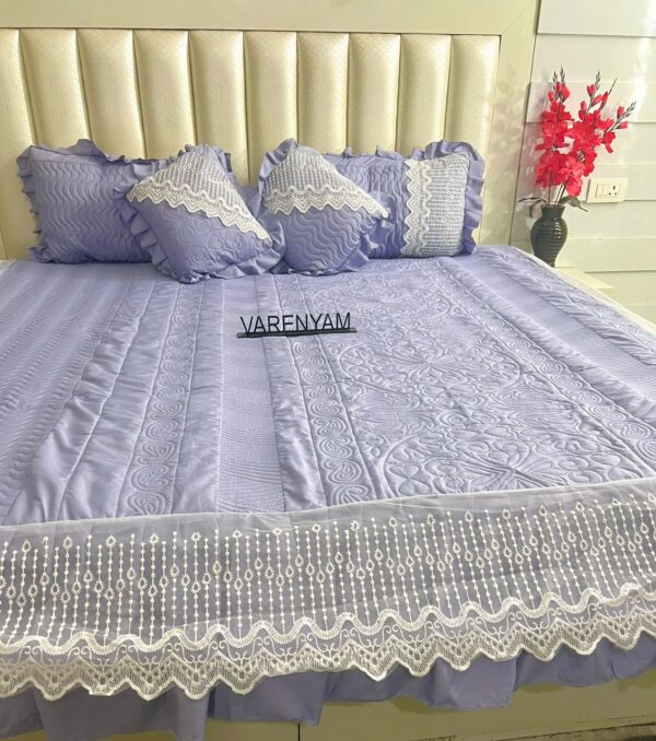 Zannat 5 pcs quilted bedcover with lace